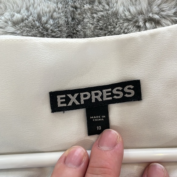 EXPRESS ROMPER WITH POCKETS!!! - Picture 6 of 6